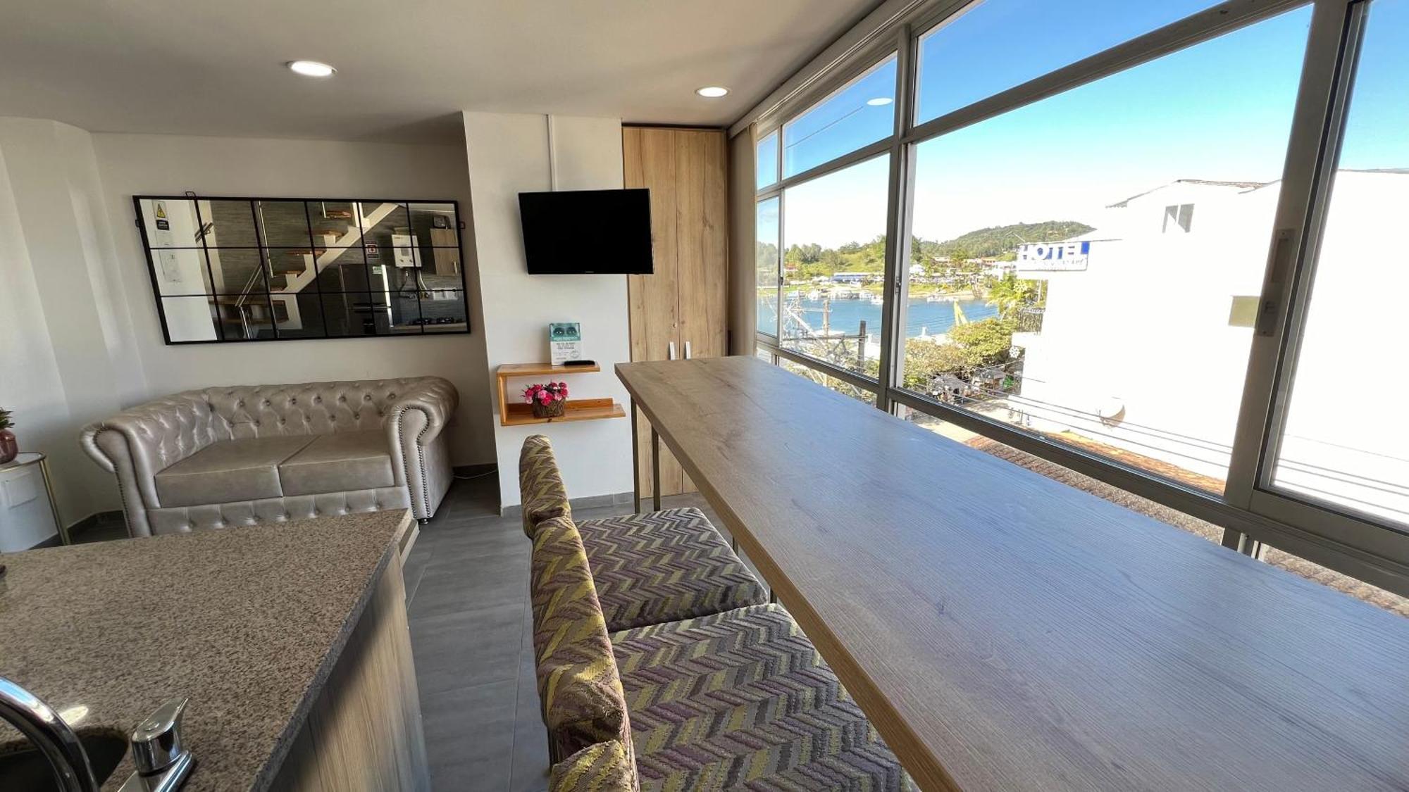 Aptos Vista Al Embalse, Frente Al Lago, Restaurantes, Bares กัวตาเป ภายนอก รูปภาพ