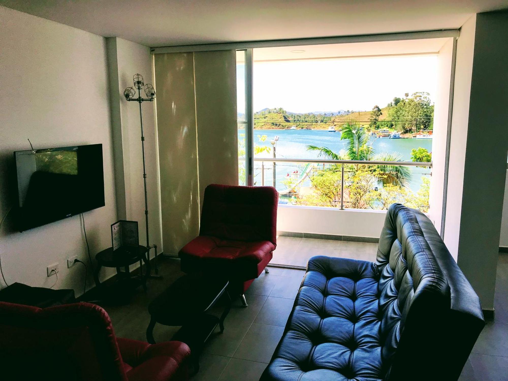 Aptos Vista Al Embalse, Frente Al Lago, Restaurantes, Bares กัวตาเป ห้อง รูปภาพ