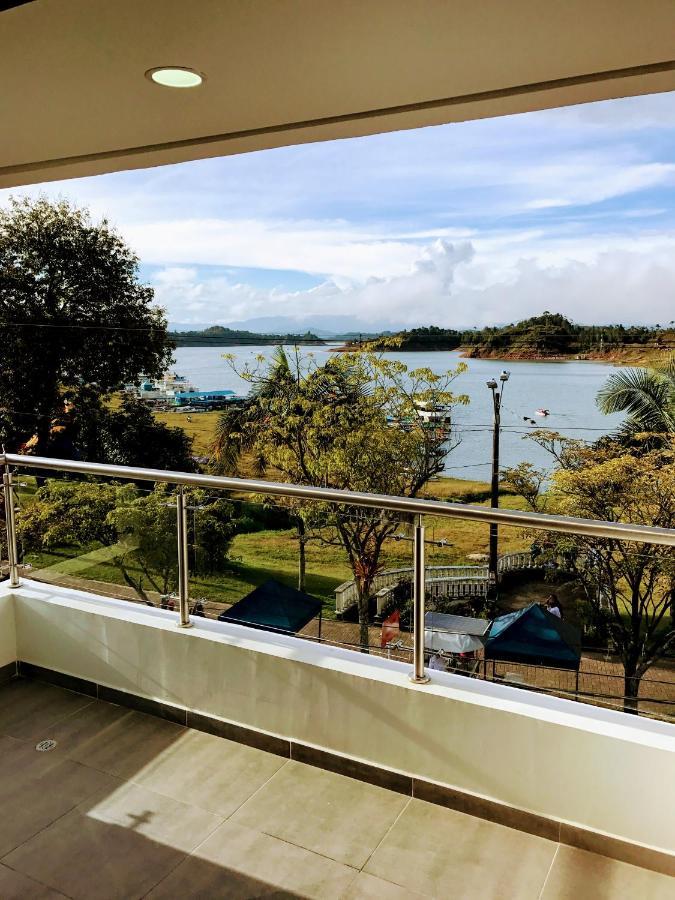 Aptos Vista Al Embalse, Frente Al Lago, Restaurantes, Bares กัวตาเป ห้อง รูปภาพ
